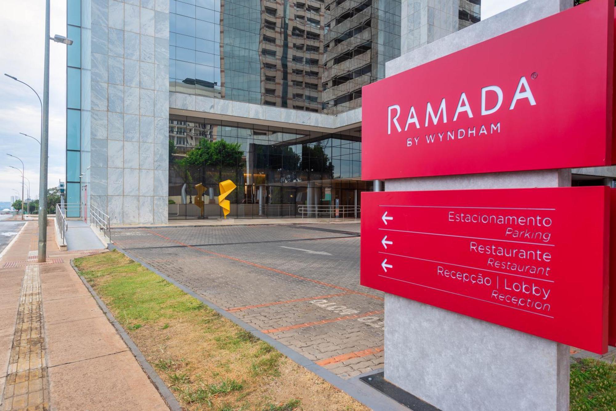 ホテル Ramada By Wyndham Brasilia Alvorada エクステリア 写真